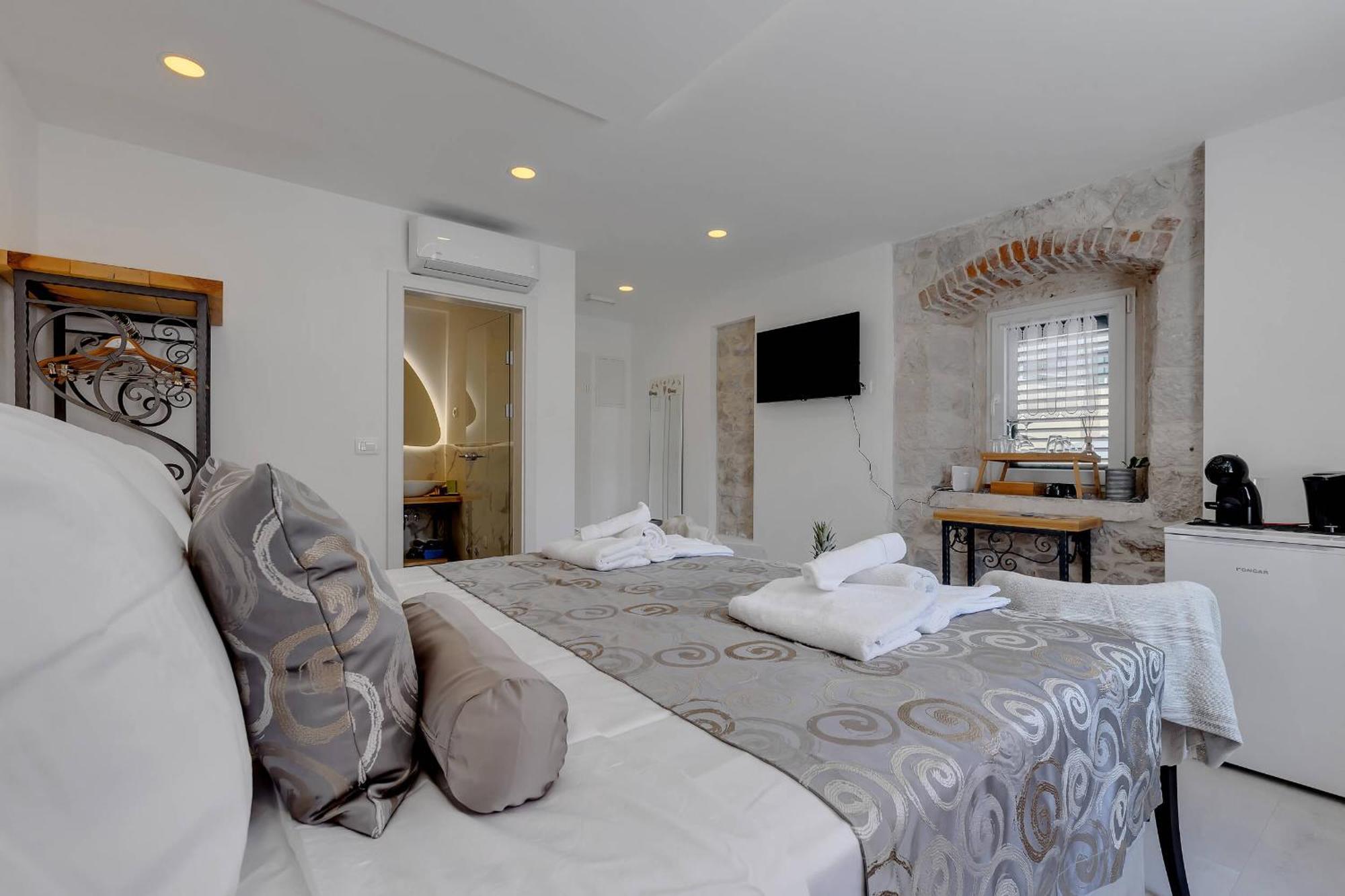 ماكارسكا Luxury Rooms Palace B&B المظهر الخارجي الصورة